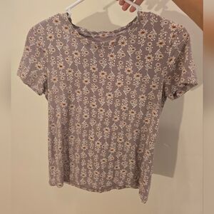 💜Light purple💜 t-shirt with 🧡tan and orange flowers!🧡